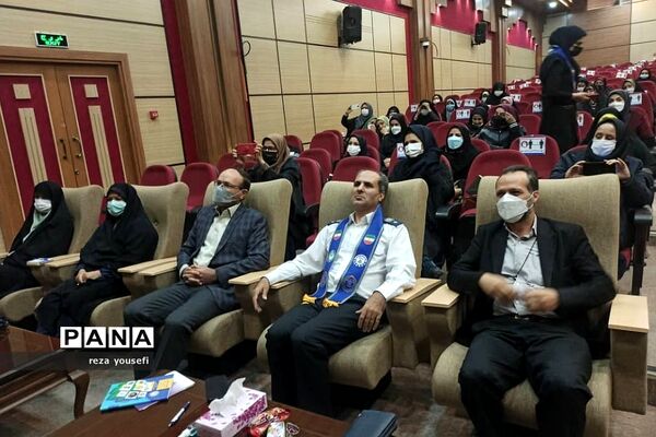 برگزاری دوره آموزشی تبیین سند تحول تشکیل پیشتازان سازمان دانش‌آموزی در شهریار