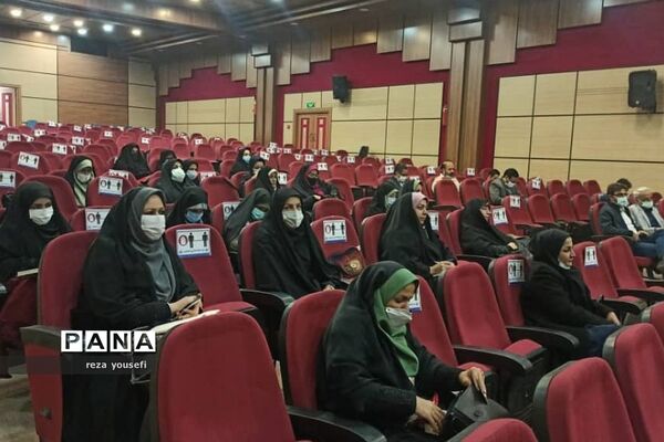 برگزاری دوره آموزشی تبیین سند تحول تشکیل پیشتازان سازمان دانش‌آموزی در شهریار
