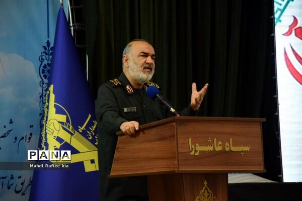 آیین تکریم و معارفه فرمانده سپاه عاشورا آذربایجان شرقی