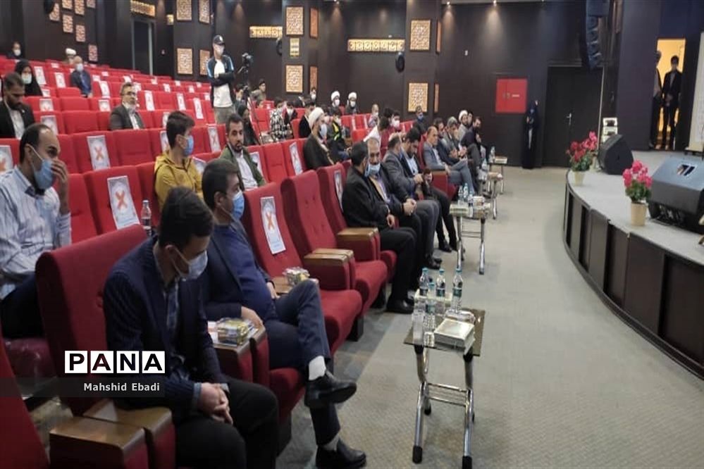 برگزاری محفل انس با قرآن کریم در امامزاده طاهر کرج