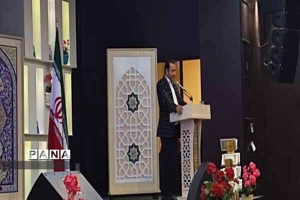 برگزاری محفل انس با قرآن کریم در امامزاده طاهر کرج