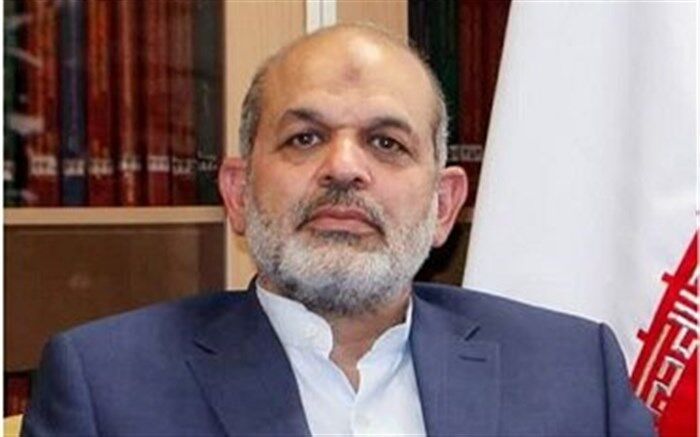 وزیر کشور برای بررسی وضعیت زلزله‌زدگان به اهواز رفت