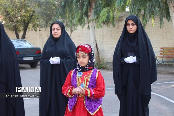 مراسم نواخته شدن زنگ روز قم
