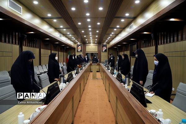 نشست کارشناسان و کارشناس مسئولان پیشگیری و مراقبت از آسیب‌های اجتماعی مناطق  تهران