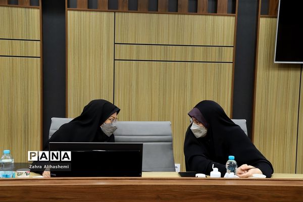 نشست کارشناسان و کارشناس مسئولان پیشگیری و مراقبت از آسیب‌های اجتماعی مناطق  تهران