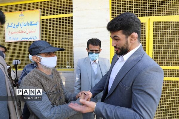 حضور حسن یزدانی در آسایشگاه معلولین ذهنی  شهید بهشتی  مشهد