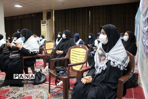 دیدار جمعی از نخبگان و اعضای تشکل‌های دانش‌آموزی دختر با نماینده ولی فقیه در استان و امام جمعه بوشهر