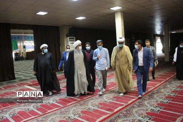 دیدار جمعی از نخبگان و اعضای تشکل‌های دانش‌آموزی دختر با نماینده ولی فقیه در استان و امام جمعه بوشهر