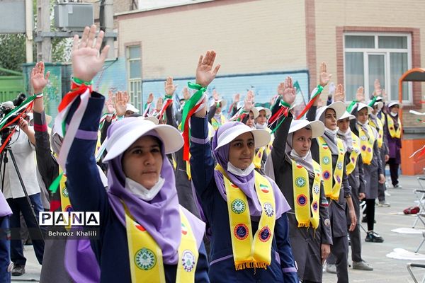 نواختن زنگ استکبار ستیزی در مدارس دماوند