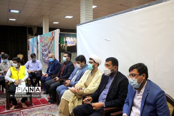 دیدار جمعی از نخبگان و اعضای تشکل‌های دانش آموزی  پسربا نماینده ولی فقیه در استان و امام جمعه بوشهر