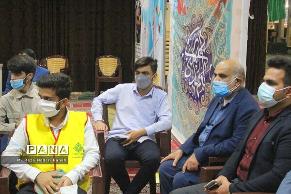 دیدار جمعی از نخبگان و اعضای تشکل‌های دانش آموزی  پسربا نماینده ولی فقیه در استان و امام جمعه بوشهر