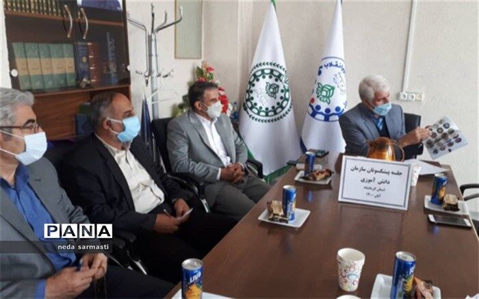 تجارب پیشکسوتان چراغ راه در انجام وظایف سازمانی است