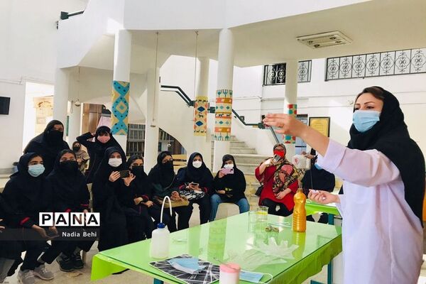 همایش روز آزمایشگاه در پژوهش سرای شهید خوشبخت بوشهر