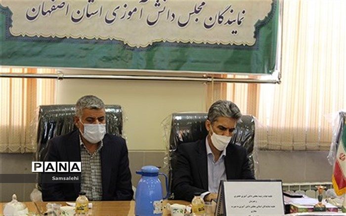 باید تمامی تشکل‌های دانش‌آموزی را متحد کنیم تا با همکاری یکدیگر به نتایج ارزشمند برسیم