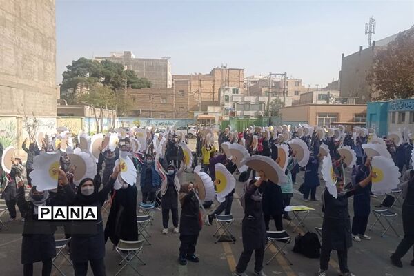 آمادگی دانش‌آموزان پیشتاز شهرستان قدس برای اجرای مانور تشکیلاتی
