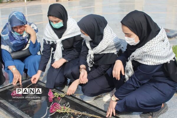 برنامه‌های هفته بسیج دانش‌آموزی در دبیرستان شاهد گلوگاه
