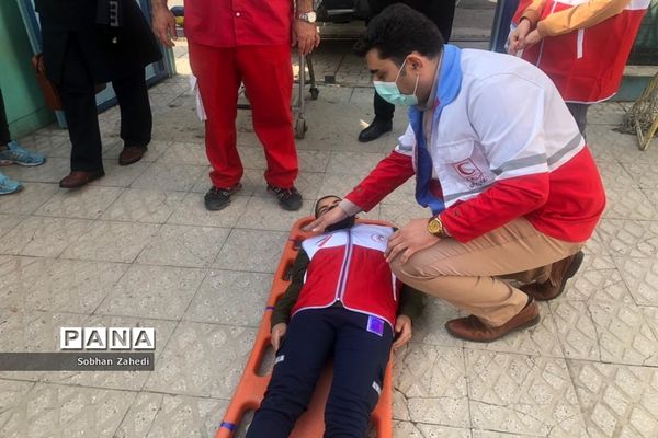 اجرای طرح پدافند غیرعامل و پدافند عامل در مدرسه البرز رودهن