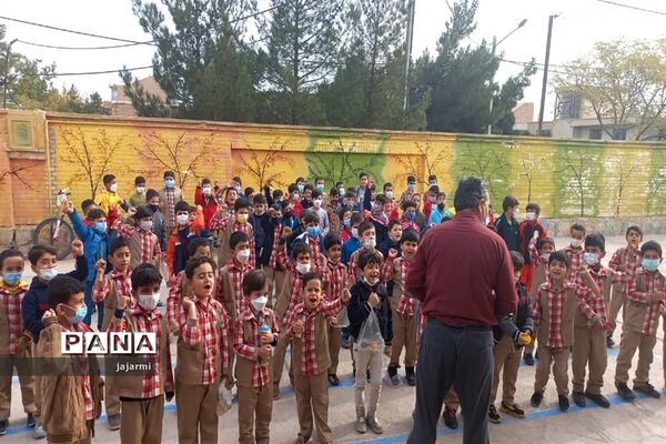 نواختن زنگ استکبار ستیزی در جاجرم