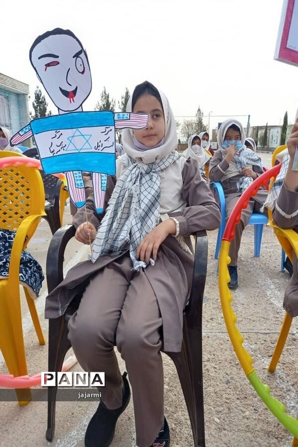 نواختن زنگ استکبار ستیزی در جاجرم