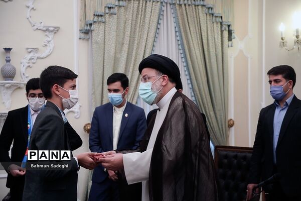 دیدار تشکل‌های دانش‌آموزی با رئیس جمهوری