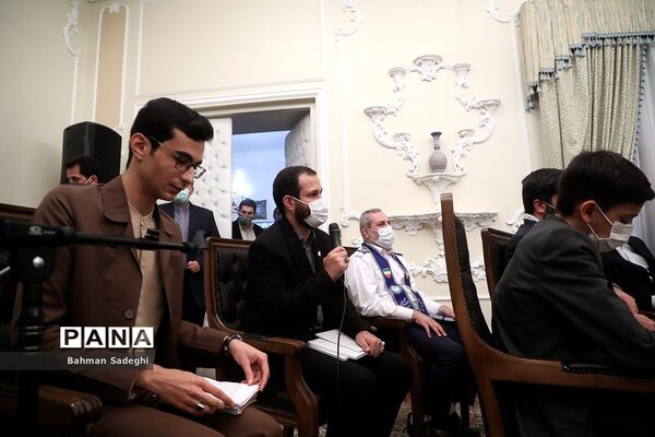 دیدار تشکل‌های دانش‌آموزی با رئیس جمهوری