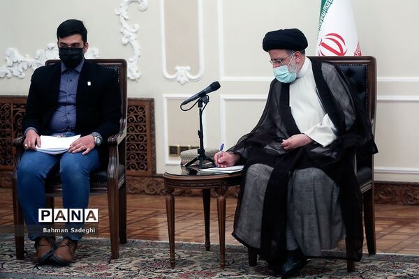 دیدار تشکل‌های دانش‌آموزی با رئیس جمهوری