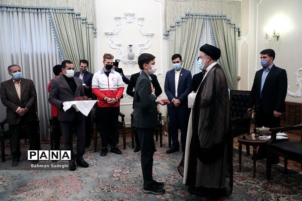 دیدار تشکل‌های دانش‌آموزی با رئیس جمهوری