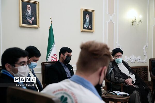 دیدار تشکل‌های دانش‌آموزی با رئیس جمهوری