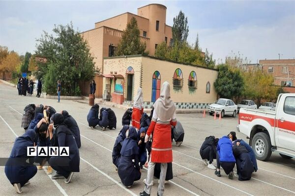 برگزاری مانور پدافند غیر عامل در شهرستان نظر آباد