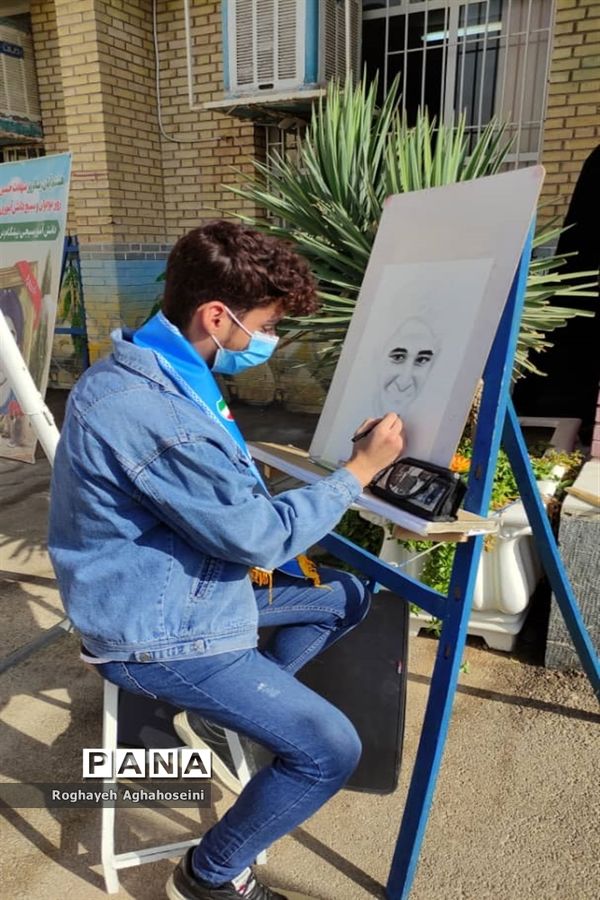 برگزاری آیین نواختن زنگ استکبارستیزی و مانور بزرگ فرزندان روح الله در ناحیه 4 شیراز