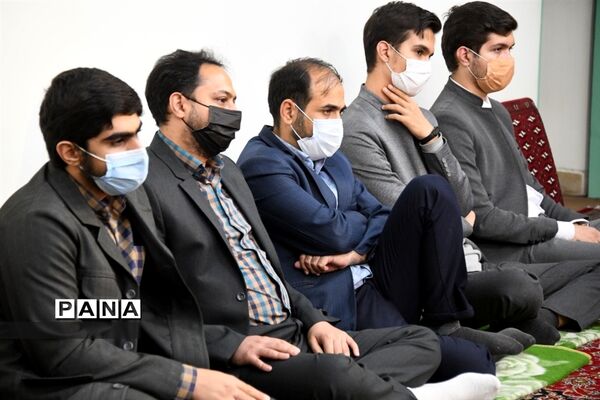 دیدارمسئولان و نمایندگان  تشکل‌های دانش‌آموزی استان اصفهان با نماینده ولی فقیه در استان اصفهان