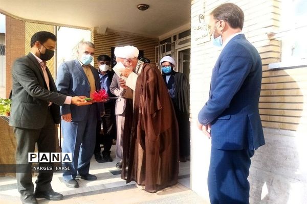 مراسم روز ملی استکبارستیزی در دبیرستان حضرت خدیجه قزل آباد