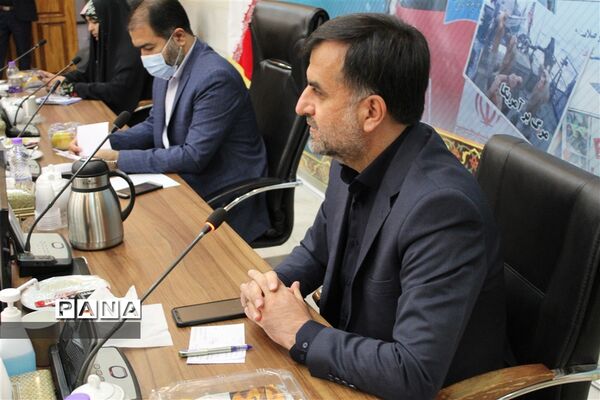 دیدار مسئولان و نمایندگان تشکل‌های دانش‌آموزی با استاندار اصفهان