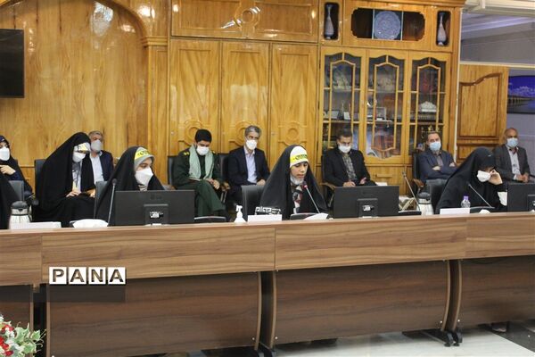 دیدار مسئولان و نمایندگان تشکل‌های دانش‌آموزی با استاندار اصفهان