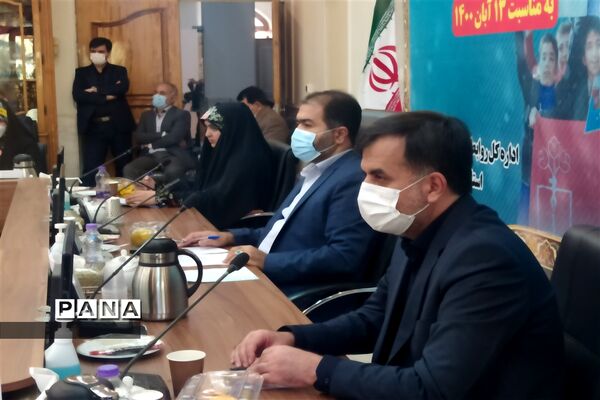 دیدار مسئولان و نمایندگان تشکل‌های دانش‌آموزی با استاندار اصفهان