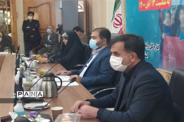 دیدار مسئولان و نمایندگان تشکل‌های دانش‌آموزی با استاندار اصفهان