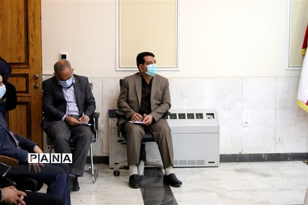 دیدار مسئولان و نمایندگان تشکل‌های دانش‌آموزی با استاندار اصفهان