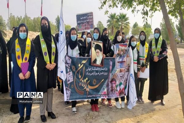 آیین نمادین زنگ استکبار ستیزی در ساحل خلیج همیشه فارس دلوار