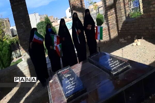 فریاد استکبار ستیزی در گلزار شهدا جوادآباد
