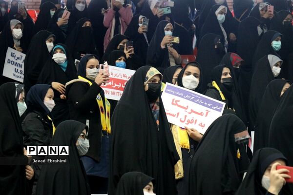 اجتماع دانش‌آموزان مشهد به مناسبت یوم الله 13 آبان ماه