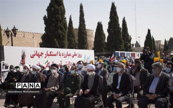 تا وقتی با قلدر طرف هستیم، مقاومت می‌کنیم