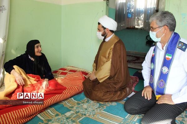 دیدار رئیس سازمان دانش‌آموزی کهگیلویه و بویراحمد با خانواده شهدای دانش‌آموز دهدشت