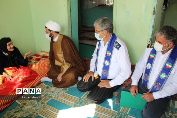دیدار رئیس سازمان دانش‌آموزی کهگیلویه و بویراحمد با خانواده شهدای دانش‌آموز دهدشت