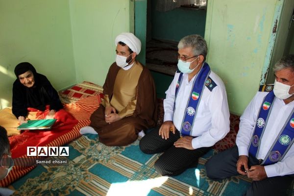 دیدار رئیس سازمان دانش‌آموزی کهگیلویه و بویراحمد با خانواده شهدای دانش‌آموز دهدشت