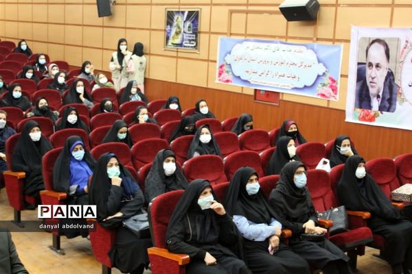 نشست صمیمی با رییس کمیسیون برنامه و بودجه مجلس به مناسبت ۱۳ آبان  در محمودآباد