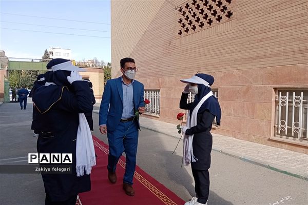 روز دانش‌آموز و یوم الله ۱۳ آبان در ناحیه دو بهارستان