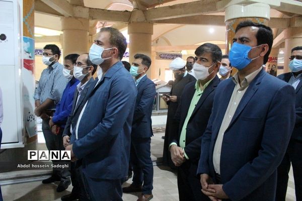 عطرافشانی قبور مطهر شهدا و تجدید میثاق با گلگون کفنان دفاع مقدس در بوشهر