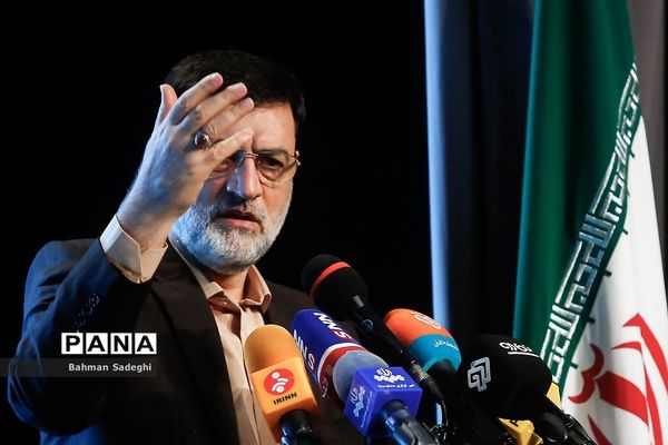 ششمین همایش ملی تجلیل از رتبه های کنکور زیر 100 شاهد و ایثارگر