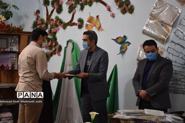 مراسم تقدیر از منتخبان مسابقات قرآن عترت و نماز سال قبل در مکان دارالقرآن ناحیه یک مشهد مقدس