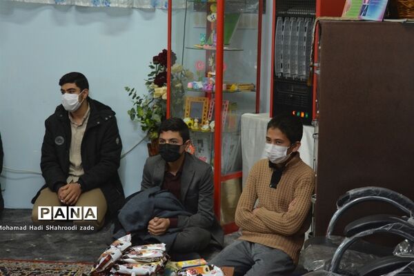مراسم تقدیر از منتخبان مسابقات قرآن عترت و نماز سال قبل در مکان دارالقرآن ناحیه یک مشهد مقدس